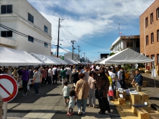 メインストリートはご覧の通り！燕市物流センターです