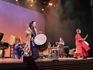 音が全身に響いてくる、迫力のパフォーマンス!