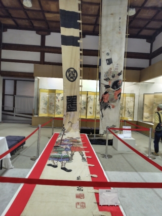 中央に鎮座する幟旗。全長10m！の迫力！